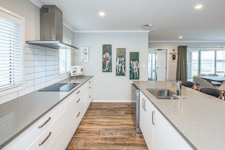 Photo of property in 34 Tirimoana Place, Otamatea, Whanganui, 4501