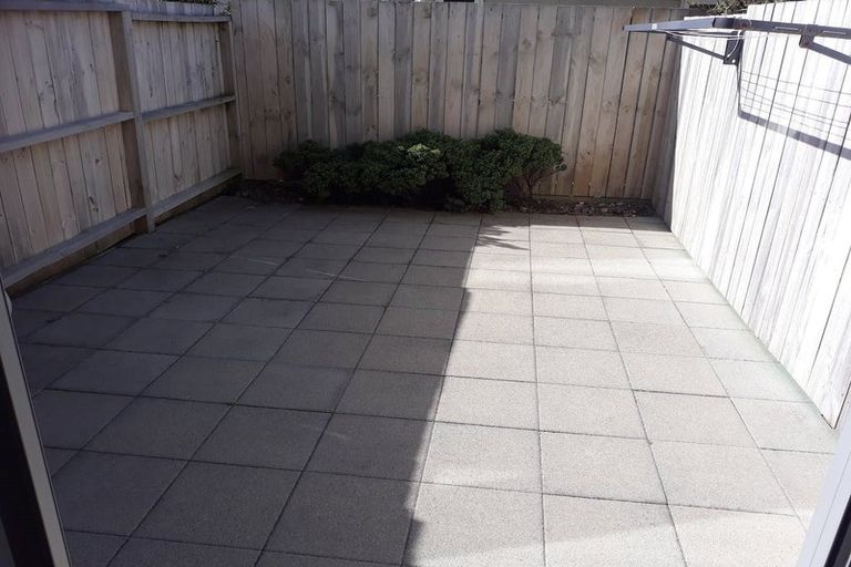 Photo of property in 2u9 Stone Street, Miramar, Wellington, 6022