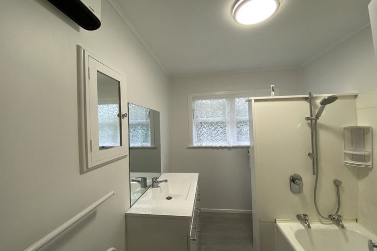 Photo of property in 98c Waiwhetu Road, Waterloo, Lower Hutt, 5011