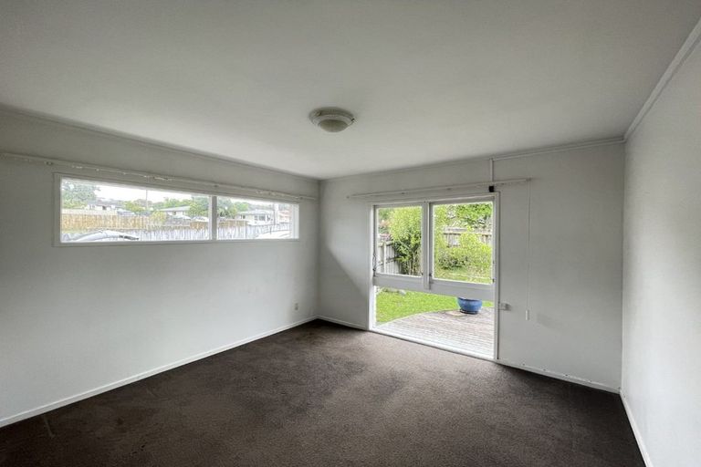 Photo of property in 1/37 Ellice Road, Totara Vale, Auckland, 0629