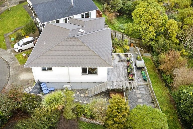 Photo of property in 22a Bartlett Grove, Tawa, Wellington, 5028