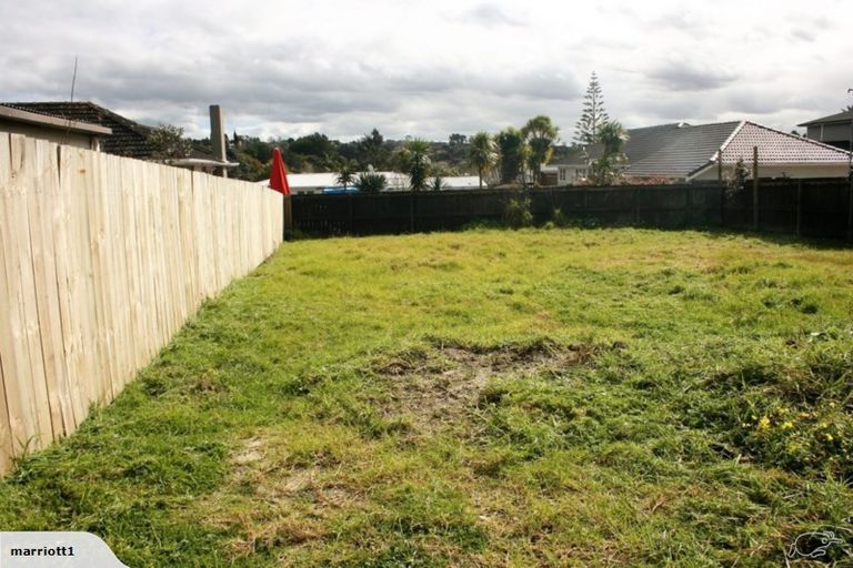Photo of property in 111a Matipo Road, Te Atatu Peninsula, Auckland, 0610