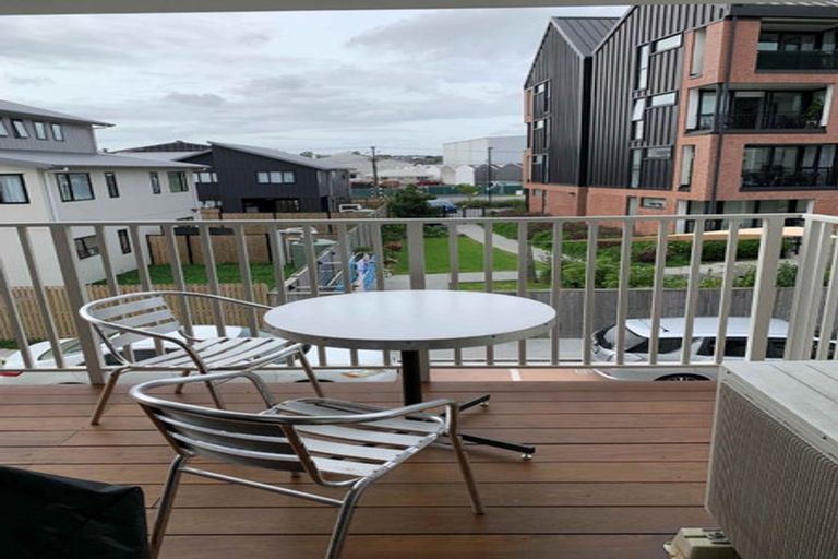 Photo of property in 102/28a Eileen Newey Place, Henderson, Auckland, 0612