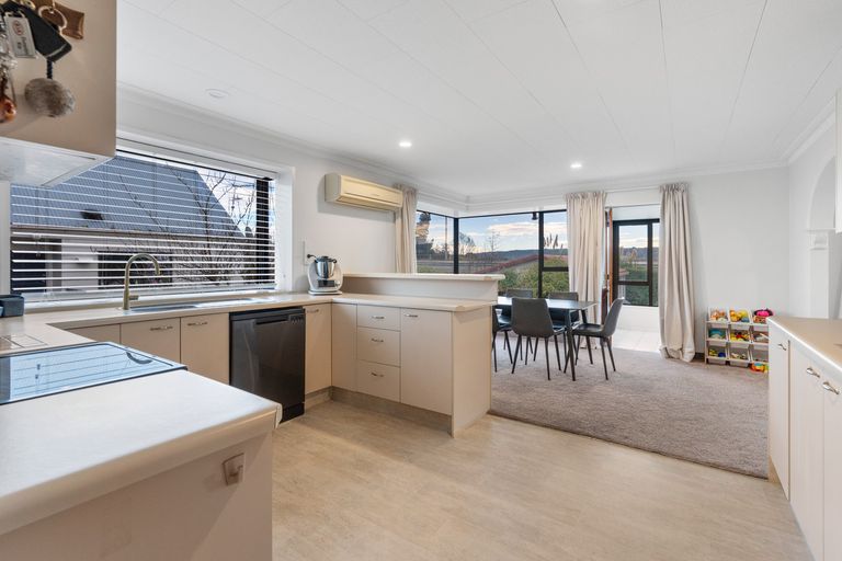 Photo of property in 47 Kinmont Crescent, Kinmont Park, Mosgiel, 9024