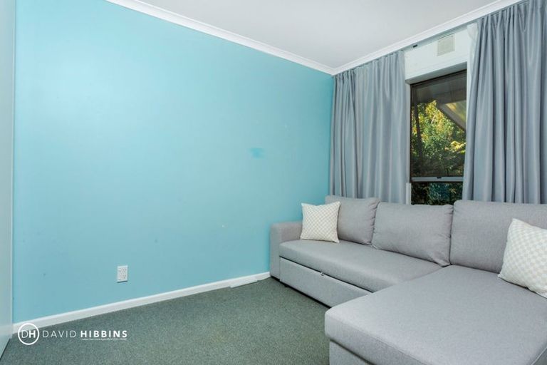 Photo of property in 1/9 Lancelot Place, Glenfield, Auckland, 0629