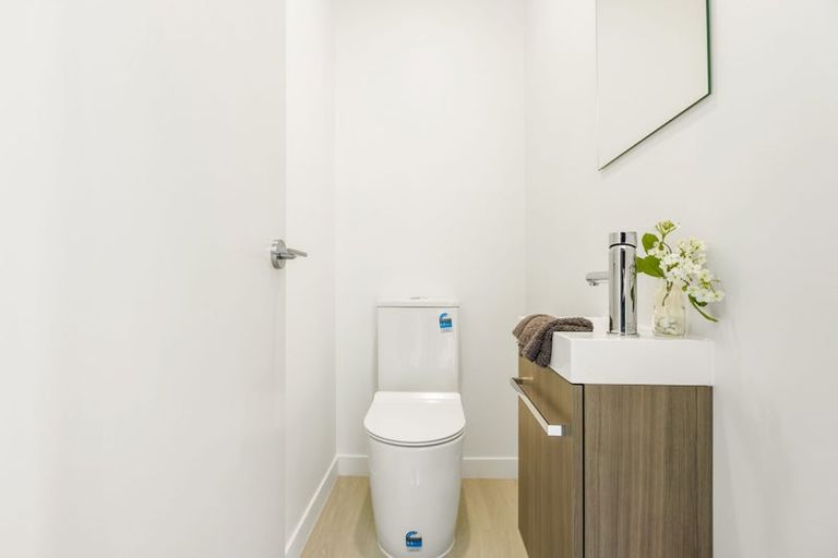 Photo of property in 11/2 Moor Avenue, Te Atatu Peninsula, Auckland, 0610