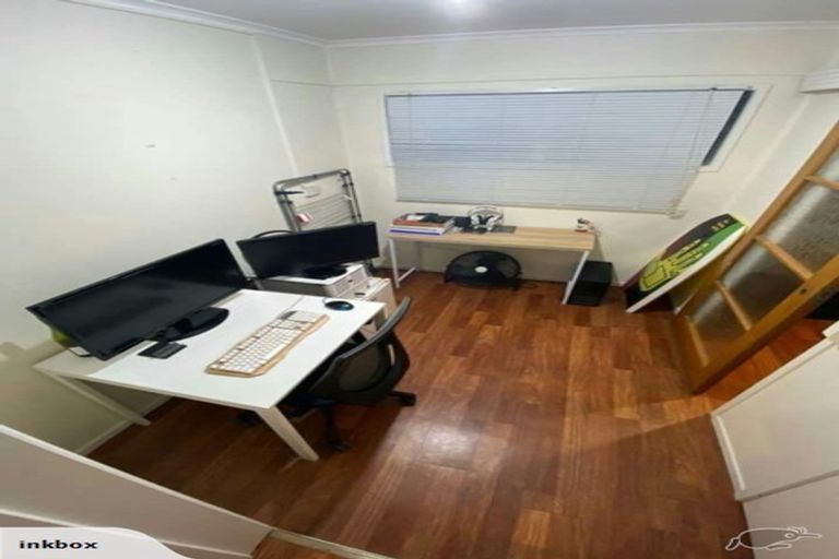 Photo of property in 13 Hatherlow Street, Glenfield, Auckland, 0629