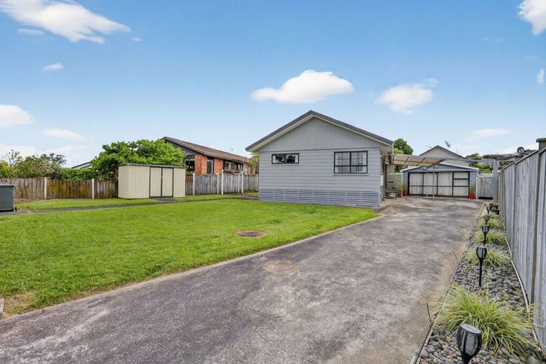 Photo of property in 9 De Quincey Terrace, Highland Park, Auckland, 2010