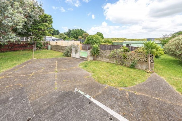 Photo of property in 43 Manuka Street, Castlecliff, Whanganui, 4501