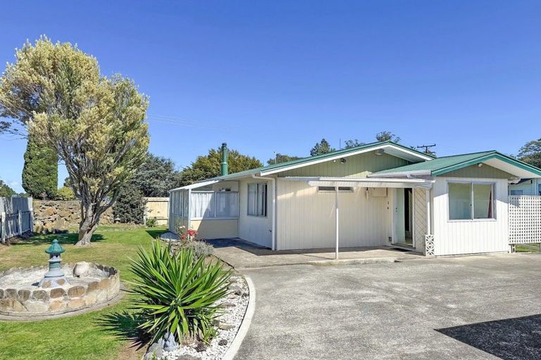 Photo of property in 1 Otanga Street, Dannevirke, 4930