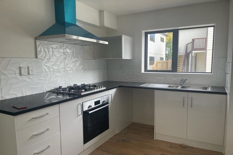 Photo of property in 4/50 Manuroa Road, Takanini, 2112