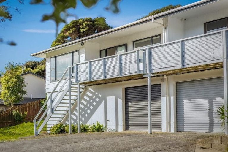 Photo of property in 49a Albatross Close, Whitby, Porirua, 5024