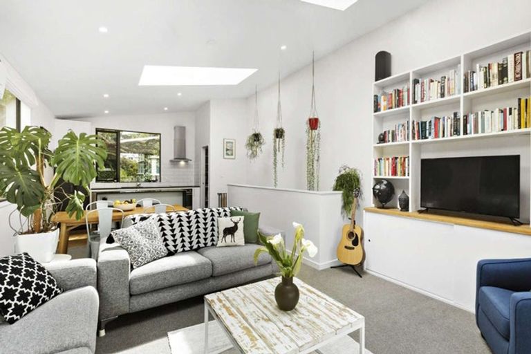 Photo of property in 1/18 Oriental Terrace, Oriental Bay, Wellington, 6011