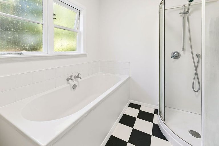 Photo of property in 169 Broderick Road, Johnsonville, Wellington, 6037