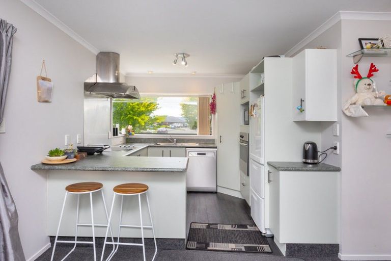 Photo of property in 10 Parnell Heights Drive, Kelvin Grove, Palmerston North, 4414