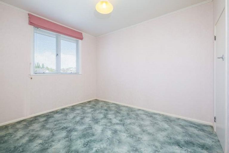 Photo of property in 27 Marsh Avenue, Forrest Hill, Auckland, 0620