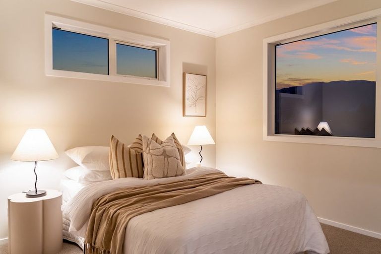 Photo of property in 70b Heretaunga Square, Silverstream, Upper Hutt, 5019