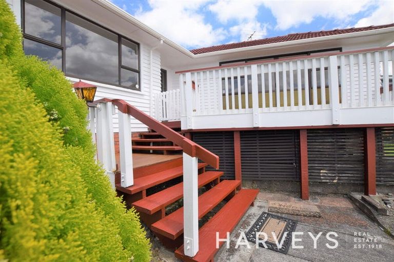 Photo of property in 125 Mcleod Road, Te Atatu South, Auckland, 0610