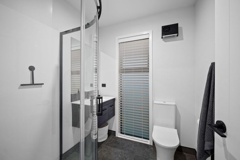 Photo of property in 2a Roland Road, Greenhithe, Auckland, 0632