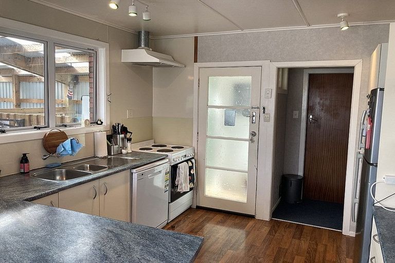 Photo of property in 44 Oberon Street, Stratford, 4332