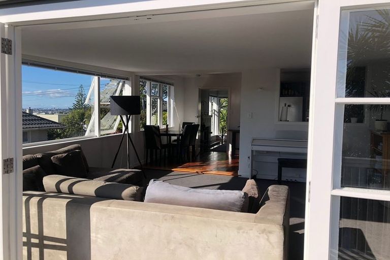 Photo of property in 31 Pleasant Road, Glen Eden, Auckland, 0602