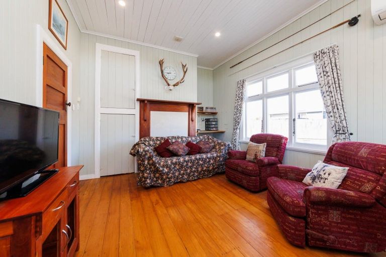 Photo of property in 73 James Line, Kelvin Grove, Palmerston North, 4414