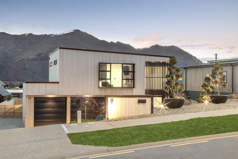 Photo of property in 9 Mills Road, Wanaka, 9305