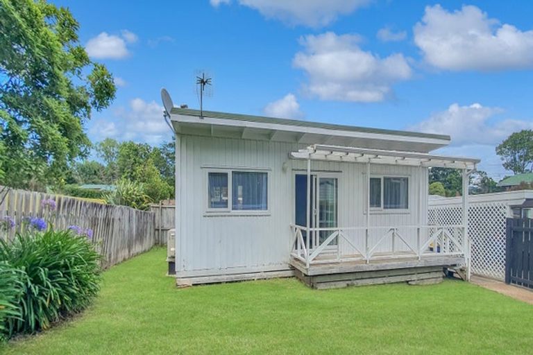 Photo of property in 176 Henderson Valley Road, Henderson, Auckland, 0612