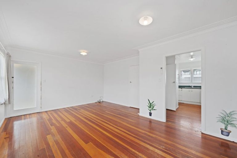 Photo of property in 10 Holden Place, Manukau, Auckland, 2025