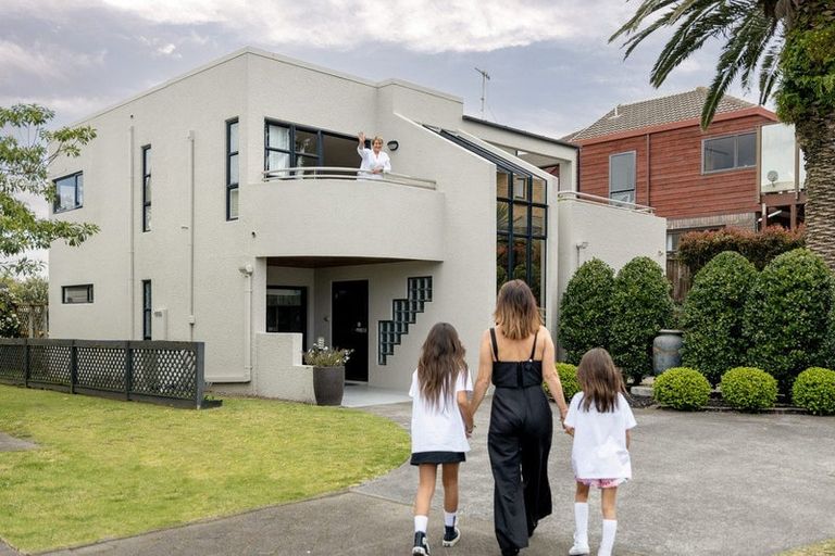 Photo of property in 21a Sunbrae Grove, Mount Maunganui, 3116