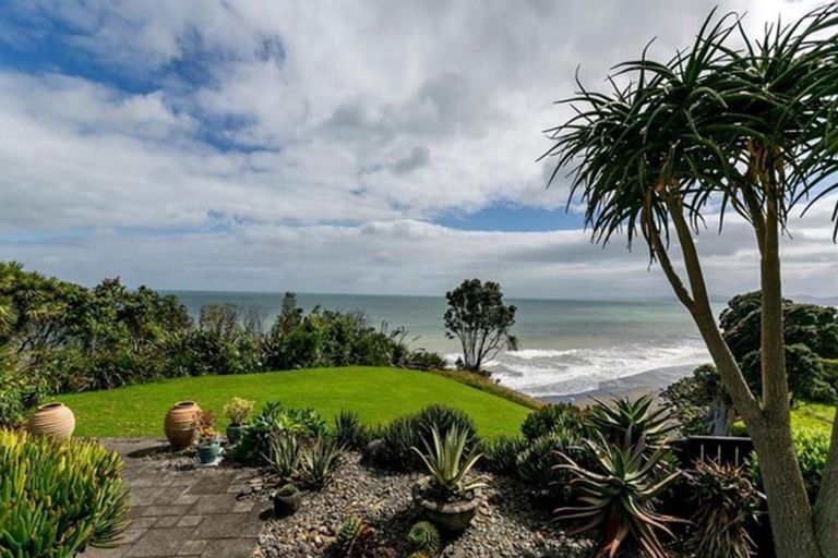 Photo of property in 16b Motukari Place, Onaero, Waitara, 4383