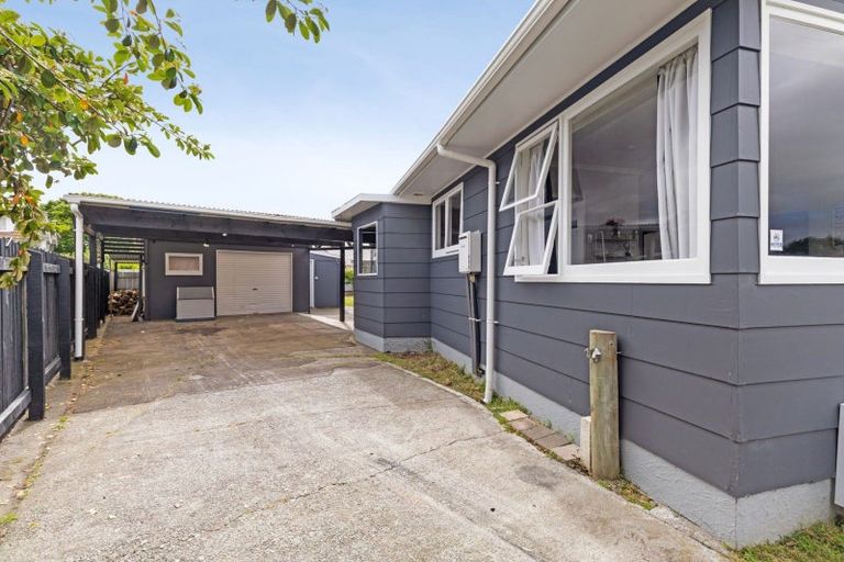 Photo of property in 49 Kimberley Grove, Westbrook, Palmerston North, 4412