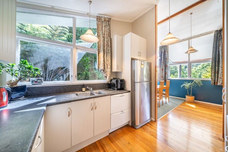 Photo of property in 34 Pinehaven Road, Pinehaven, Upper Hutt, 5019