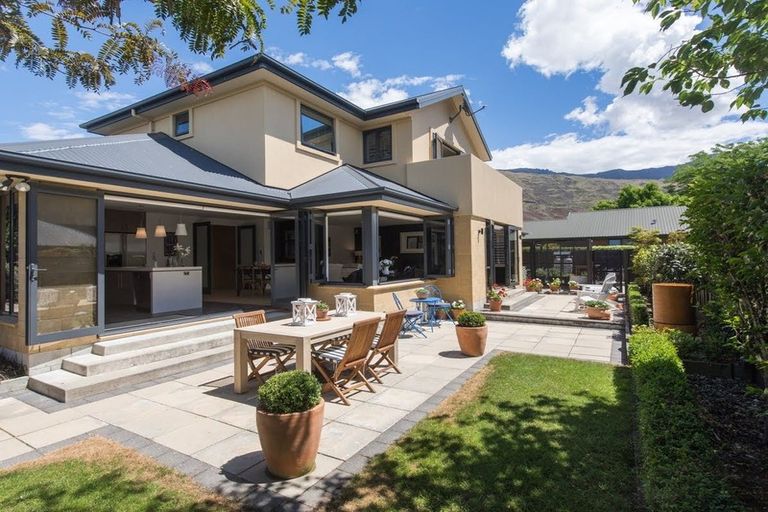 Photo of property in 44 Meadowstone Drive, Wanaka, 9305