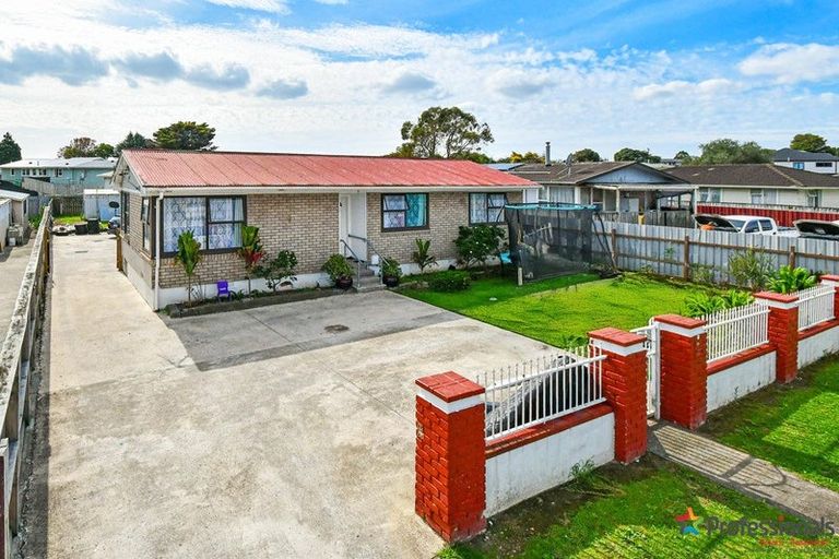 Photo of property in 14 Kemble Close, Mangere, Auckland, 2022