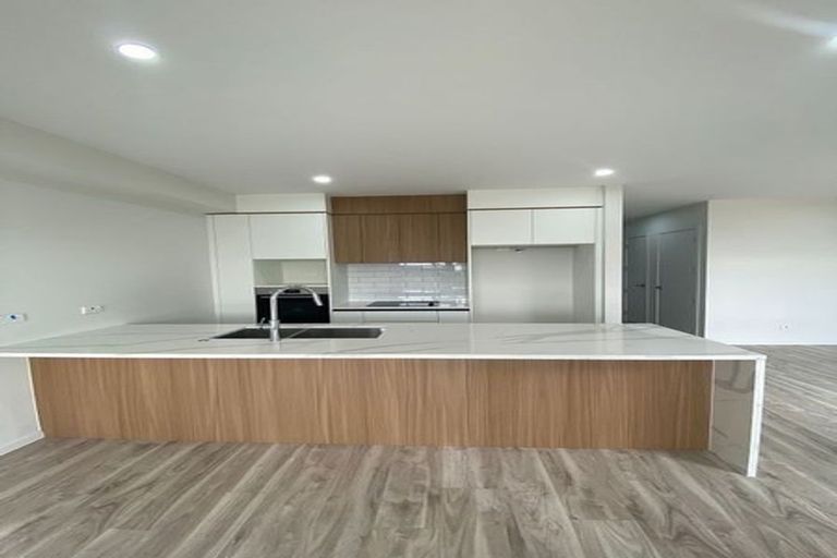 Photo of property in 6 Paina Crescent, Massey, Auckland, 0614