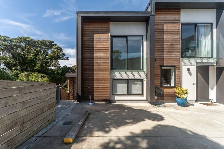 Photo of property in 21/104 Maupuia Road, Maupuia, Wellington, 6022