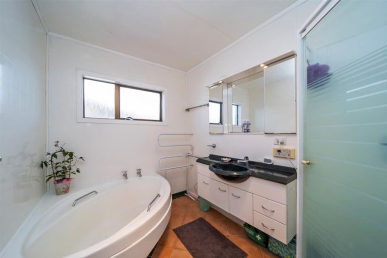 Photo of property in 74 Cressida Avenue, Stratford, 4332