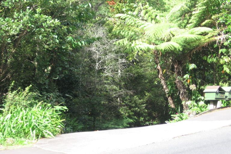 Photo of property in 210 Atkinson Road, Titirangi, Auckland, 0604