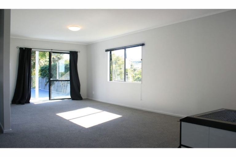 Photo of property in 72 Gallony Avenue, Massey, Auckland, 0614
