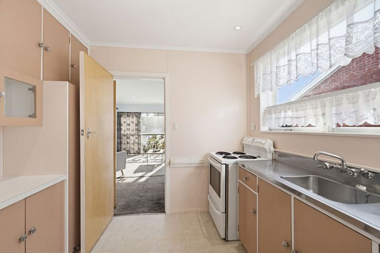 Photo of property in 15-16 Amberley Grove, Hutt Central, Lower Hutt, 5010