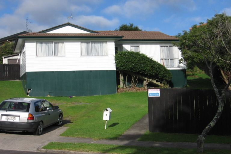 Photo of property in 9 Melia Grove, Goodwood Heights, Auckland, 2105