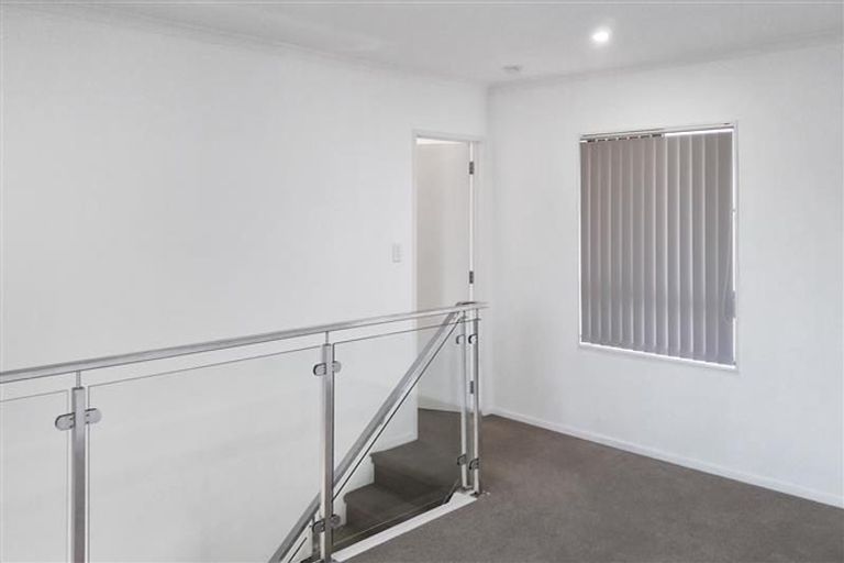Photo of property in 63a Archibald Road, Kelston, Auckland, 0602
