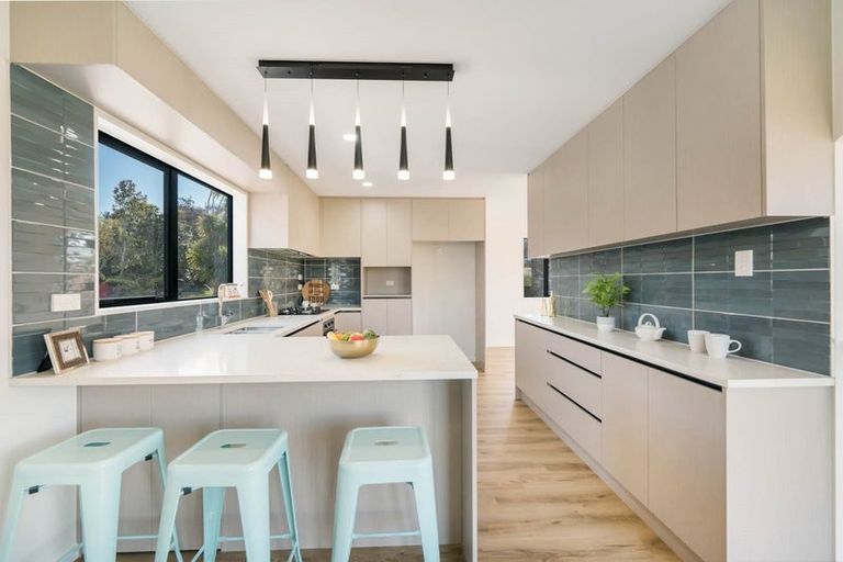 Photo of property in 5 Liban Place, Massey, Auckland, 0614