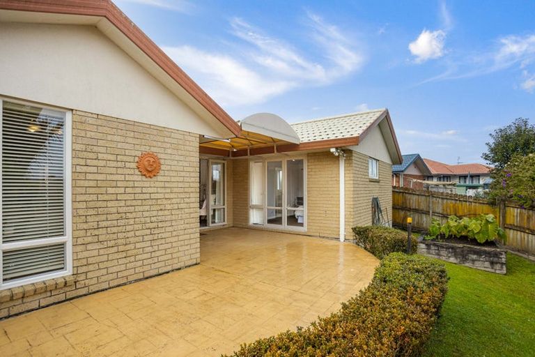 Photo of property in 55 Kingdale Road, Henderson, Auckland, 0610