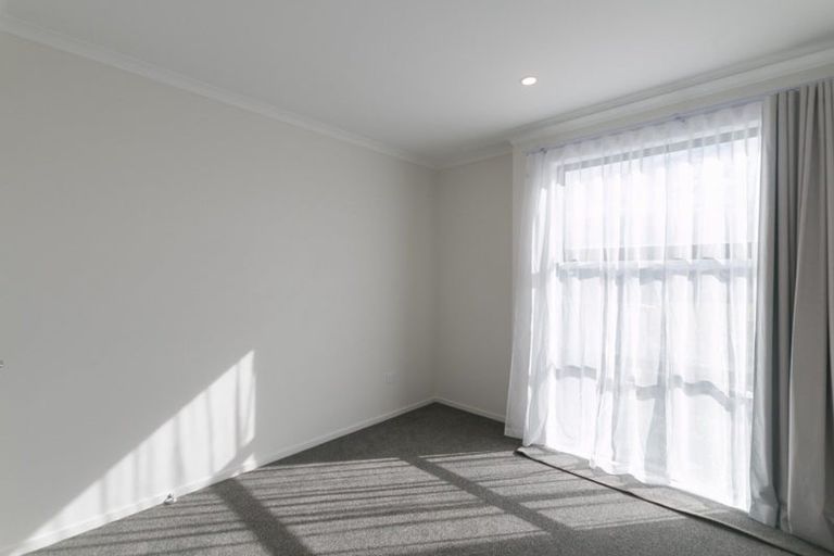 Photo of property in 32 Raranga Lane, Hobsonville, Auckland, 0616