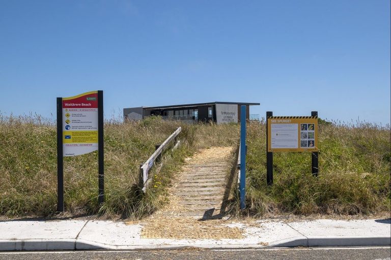 Photo of property in 15 Roma Way, Waitarere, 5510