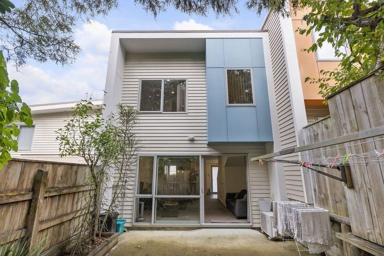 Photo of property in 2/2 Chelmsford Street, Ngaio, Wellington, 6035