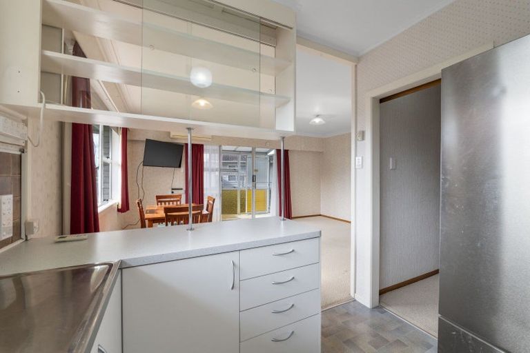 Photo of property in 2/4 Severn Place, Spotswood, New Plymouth, 4310