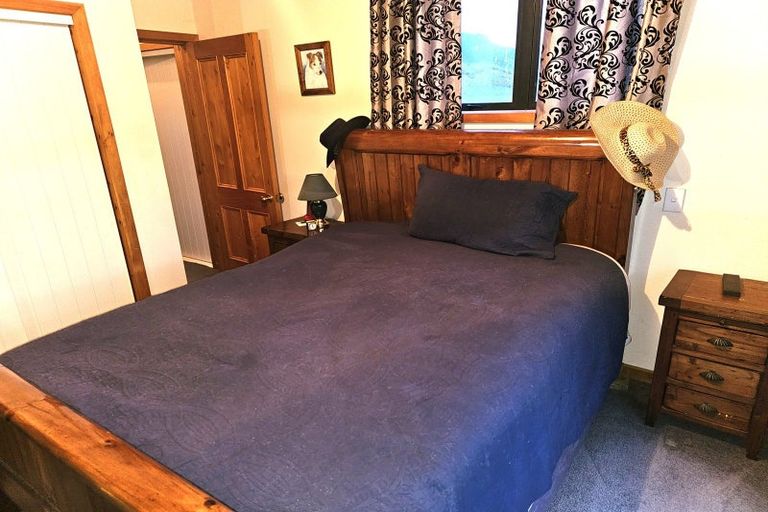 Photo of property in 72 Hotham Street, Murchison, 7007